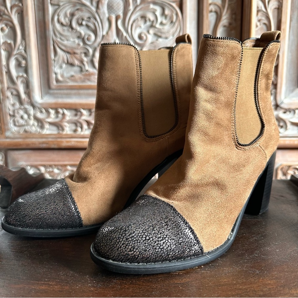 Anthro Tan Boots with Metallic Detailx Sz8.5